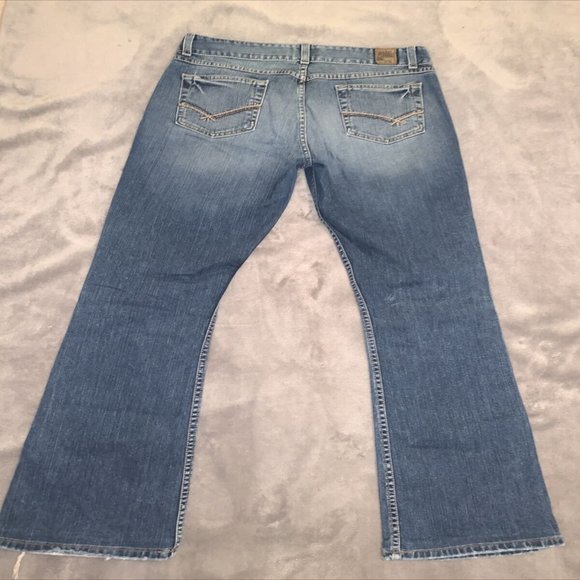 Buckle BKE Women's Culture Bootcut Jeans Size 32